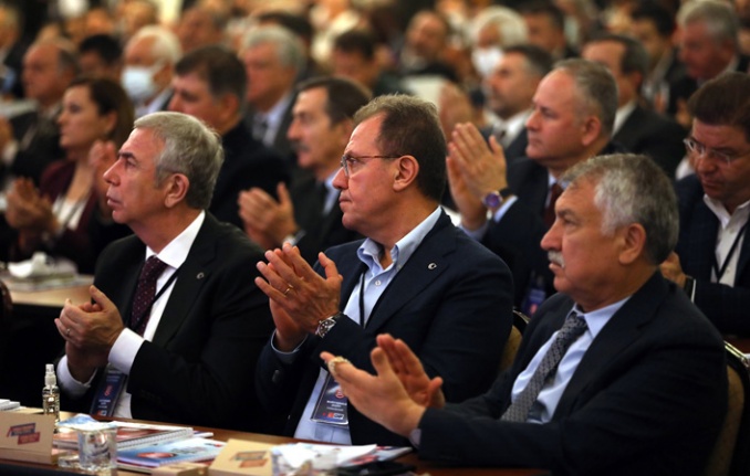 Başkan Seçer, Belediye Başkanları Çalıştayı’na Katıldı