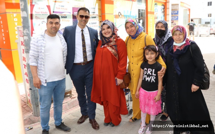 Silifke Belediye Başkanı Sadık Altunok, esnaf ve vatandaşlarla bayramlaştı.