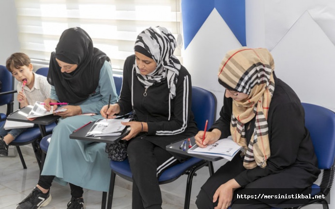 Sosyal Uyum Merkezi’nde Türkçe Kursları Başladı