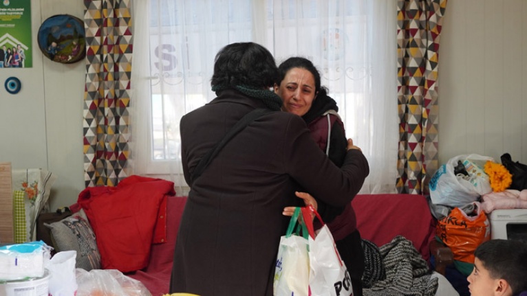 Depremden Kaçtı Mezitli’de Gönüllü Evine Sığındı