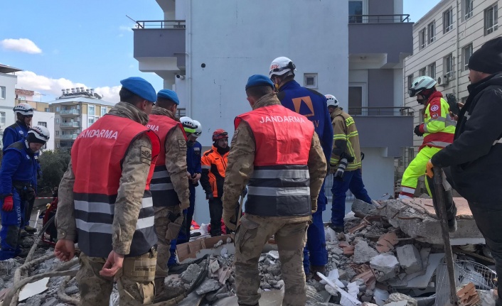 “Mersin İl Jandarma Komutanlığı Personeli Yardım İçin Deprem Bölgesinde”