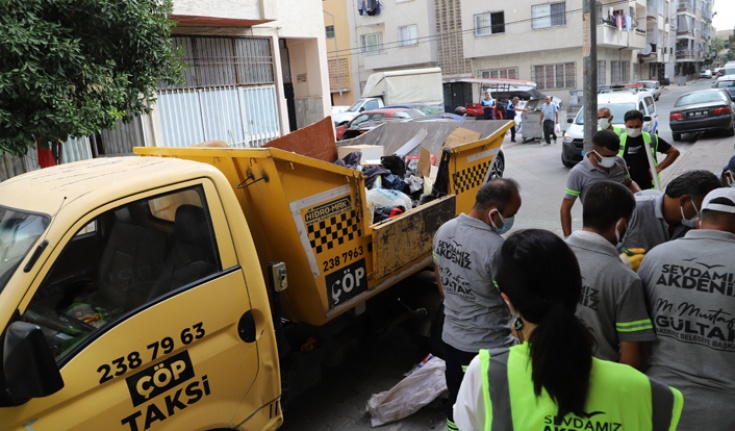 Akdeniz Belediyesi Ekipleri Bir Evden 10 Ton Çöp Çıkardı