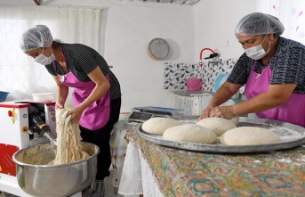 Kadınlar Üretiyor, Yöresel Ekmekler Mer-Ek'te Satılıyor