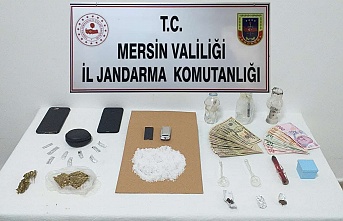 “Uyuşturucu Satıcıları Jandarmaya Yakalandı”