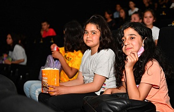 65 Öğrenci, Büyükşehir’in Sinema Etkinliğinde Keyifli Bir Gün Geçirdi