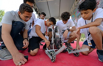 İlk Kez Açık Alanda Hem Turnuva Hem Robot Kampı…