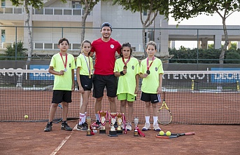 Mersin Büyükşehir’in Tenis Takımı Kupalara Doymuyor