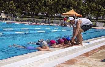 Mersin Büyükşehir’in Ücretsiz Yüzme Kursları Başladı