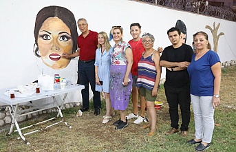 Mezitli Yazlık Sinemanın Duvarları Sanatçıların Resimleri ile Donatıldı