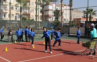 Akdeniz Belediyesi Kış Spor Okulu’nda Antrenmanlar...