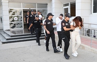 Mersin Polisi Dolandırıcıları Kıskıvrak Yakaladı