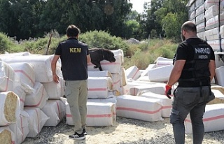 Yükü Saman Olan Tırda 278 Kilo Esrarı Mersin Polisi...