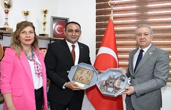 MHP Genel Başkan Yardımcısı Sadir Durmaz, Başkan Yılmaz'ı Ziyaret Etti