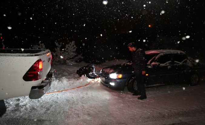 Karda Mahsur Kalanların İmdadına Toroslar Belediyesi Koştu