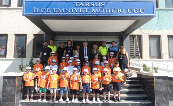 Öğrenciler Tarsus İlçe Emniyet Müdürlüğünü Ziyaret Etti