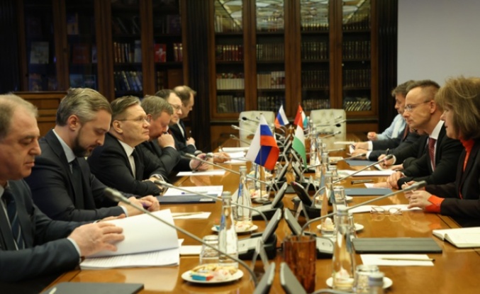 Rosatom Genel Müdürü Likhachev, Macaristan Dışişleri ve Dış Ticaret Bakanı Péter Szijjártó ile görüştü