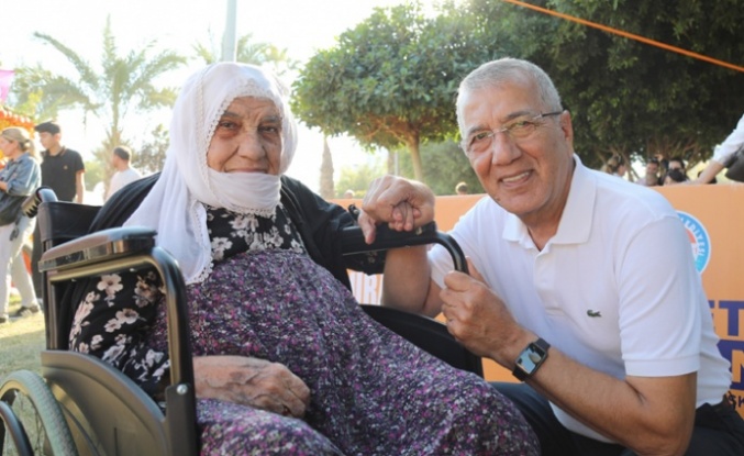 Mezitli'de Yaşayan Emeklilire 1000. TL İkramiye