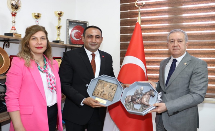 MHP Genel Başkan Yardımcısı Sadir Durmaz, Başkan Yılmaz'ı Ziyaret Etti